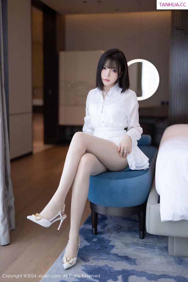 陈芝 芝芝Booty [XiuRen]高清写真图 2024.08.15 No.9020 徐莉芝Booty 丝袜美腿第5张图片